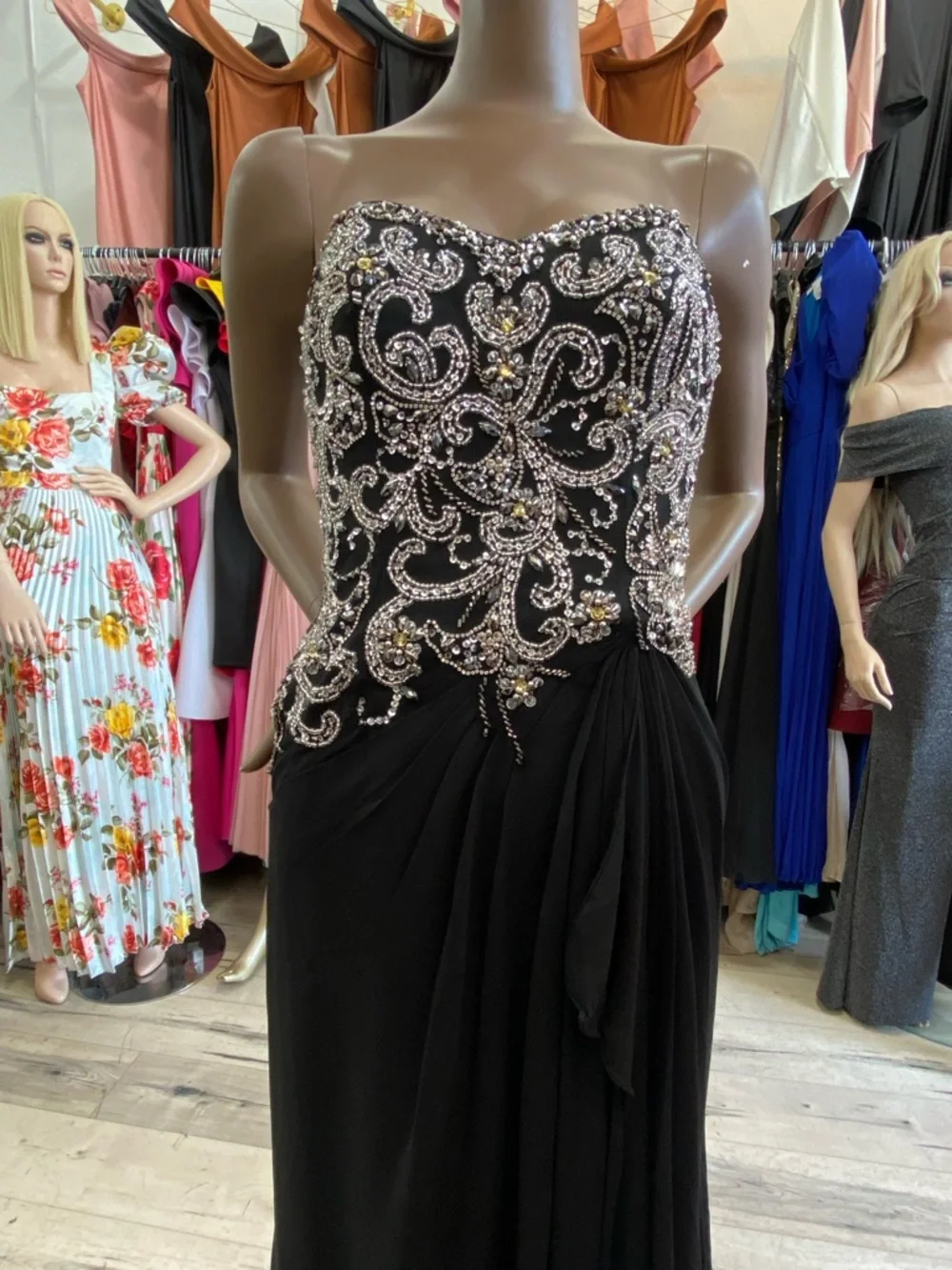 PROM DRESS - Picture 6 of 7